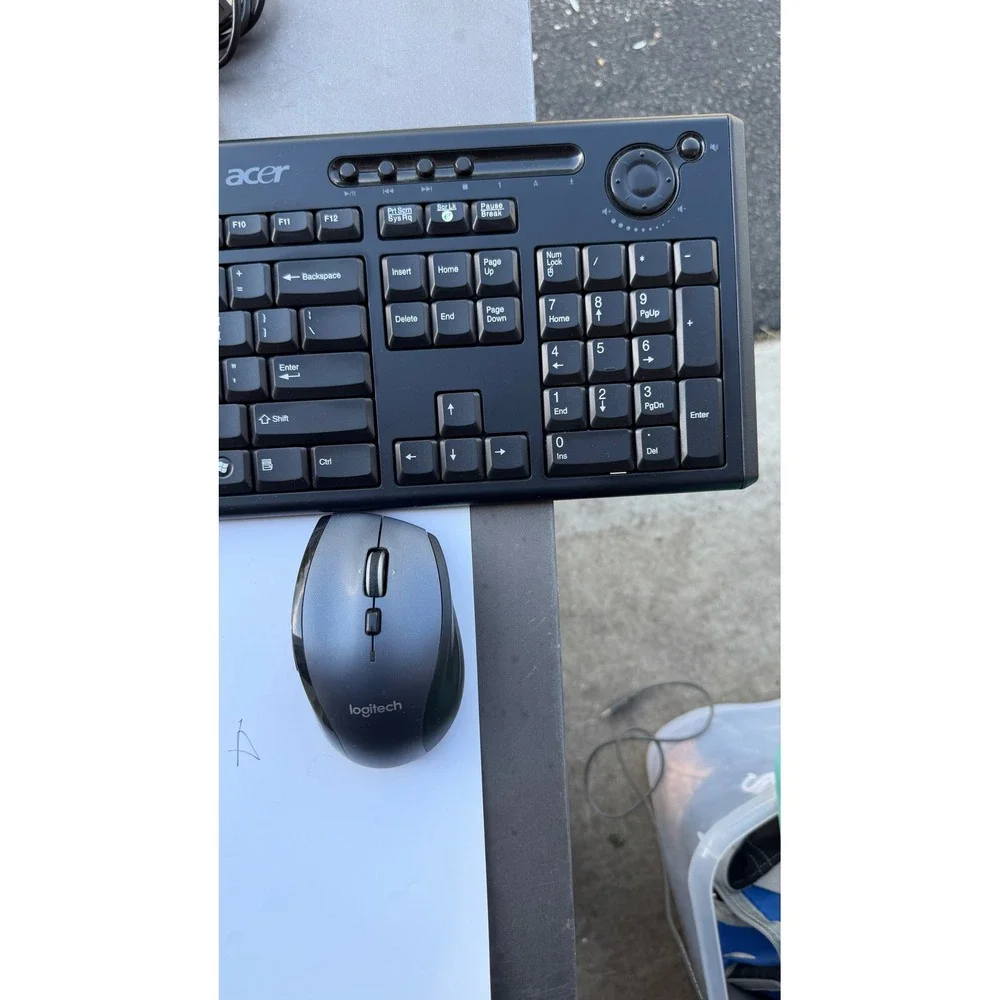 Acer Wired Multimedia Keyboard with Volume Dial and Logitech Wireless Mouse Bund